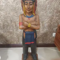 مجسمه چوبی