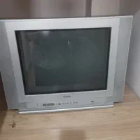 تلوزیون ومیز