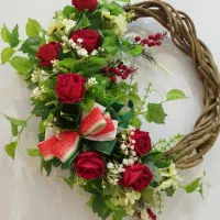 حلقههای گل وانار پشت دری|گل مصنوعی|شیراز, مبعث|دیوار