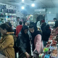 تراکت پخش کن  وهمکار خانم  مغازه ارایشی نیازمندیم