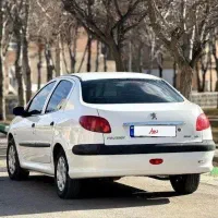 پژو 206 صندوقدار V8 مدل 94 بی رنگ