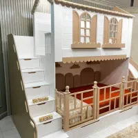 همکار خانم با روابط عمومی قوی