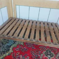 تخت چوبی