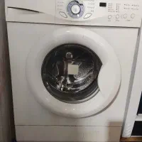 یک لباس شویی اتومات