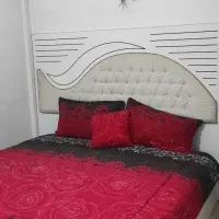 تختخواب دو نفره ب همراه تشک رویاوسرویس کامل روتختی