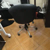 صندلی چرخ دار چرمی|مبلمان اداری|رشت, سعدی (تختی)|دیوار