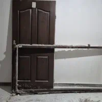 چهار چوب و درب اتاقی
