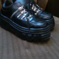 کفش و کتونی بالنسیاگا زنانه