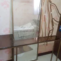 آینه به همراه میز