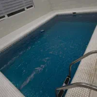 اجاره ویلا مدرن روناس استخر سرپوشیده|اجارهٔ کوتاه‌مدت ویلا و باغ|تهران, بوستان سرخه حصار|دیوار