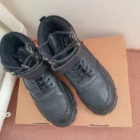 کفش دست دوم