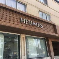 مغازه-تجاری-با-پاخور-فوق-العاده-بر-خیابان-اعتمادی