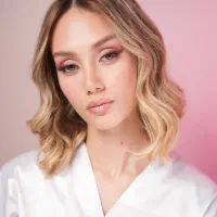 میکاپ آرتیست عروس نیاز مند مدل میکاپ