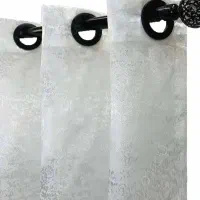 پرده با چوپ پرده مشکی