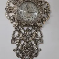 ساعت دیواری طلایی