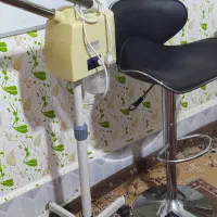 دوعددصندلی پایه استیل ویک عدد دستگاه بخور صورت|آرایشگاه و سالن‌های زیبایی|تربت‌حیدریه, پیشکوه|دیوار