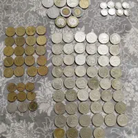 تعدادی سکه قدیمی شاهی و جمهوری اسلامی