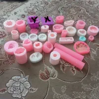 تعدادزیادی وسایل شمع سازی در حدنو بفروش میرسد