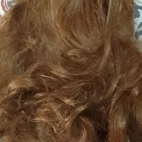 دو عدد مو مصنوعی و طبیعی