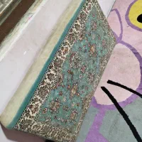 شش عدد پشتی|پشتی|بم, |دیوار