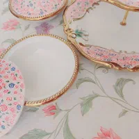 ظروف شیک پذیرایی با طرح گل برجسته و لردشید|ظروف سرو و پذیرایی|شیراز, اصلاح‌نژاد|دیوار