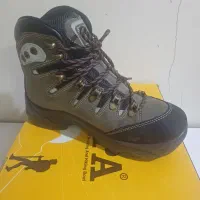 کفش کوهنوردی چرم طبیعی