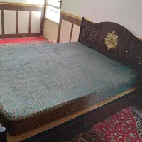 تخت فلزی چوبی