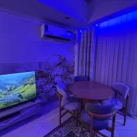 همخونه مرتب و کارمند میپذیرم