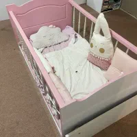 تخت گهواره ای کودک بسیار تمیز