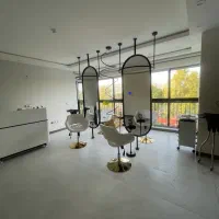 لوازم کامل سالن زیبایی درحد نو