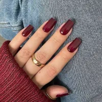 کاشت وترمیم ولمینت ناخن ومدل