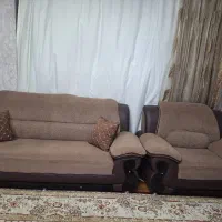 فروش مبل ۷نفره درحد نو به همراه میز وسط.فرووش فوری|مبلمان خانگی و میز عسلی|شیراز, شهرک والفجر|دیوار