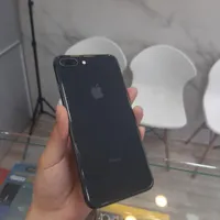 اپل iPhone 8 Plus با حافظهٔ ۶۴ گیگابایت