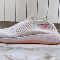 کتانی اسکچرز راحتی