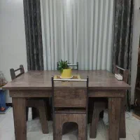 میز ناهارخوری چهارنفره