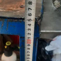 دو عدد میز فلزی و دو عدد باسکول چوبی قدیمی عتیقه|کلکسیون اشیاء عتیقه|تبریز, |دیوار