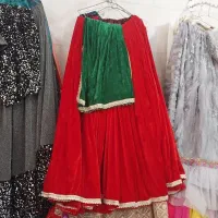 فروش چنددست لباس محلی ودودوست لباس مجلسی