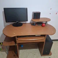 فروش فوری میز کامپیوتر به علت جابجایی