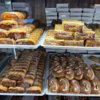 به یک نفر مشهدی زن نیارمندیم