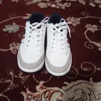 کتونی|کیف، کفش، کمربند|قنوات, |دیوار