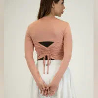 تیشرت گتردار و دامن تنیسی، تنخور فوق‌العاده و شیک