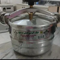 تعدادی لوازم اشپزخانه