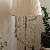 آباژور ایستاده