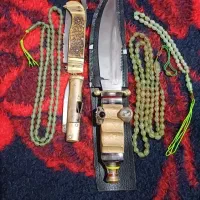 دو انگشتر نقره سه چاقو عتیقه و دو تسبیح شاه مقصودی