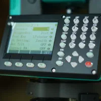 دوربین نقشه برداری با رابط کاربری و منوی لایکا