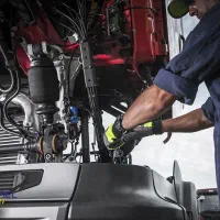 شاگرد مکانیک سنگین