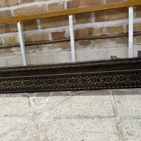 قاب چوب بالای پرده