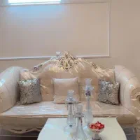 دو عدد اباژور کنار سالنی یا کنار تختی همراه لامپ