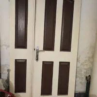 در اتاق چوبی