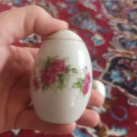 نمکدان گل سرخی